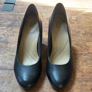 Clarks Black Leather Women's Round-Toe Heels